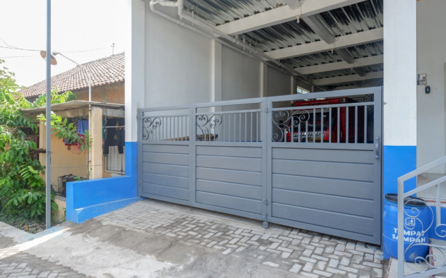 RedDoorz near Universitas Semarang 2