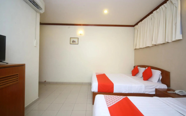 OYO 1027 Hotel London