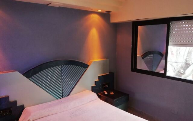 PH Suites - Adults Only