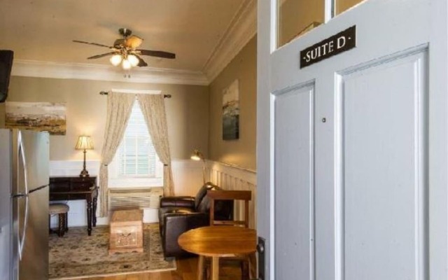 The Palmetto House Inn