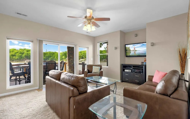 Trails End Hideaway Waterfront