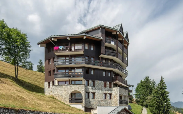 Apartment in Doucy With Mountain Views