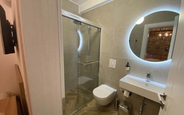 Hotel & Traditional Food Ansel