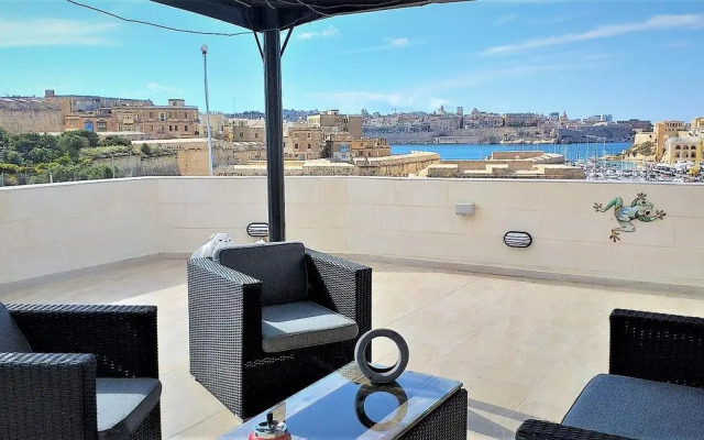 Valletta and Grand Harbour Lookout