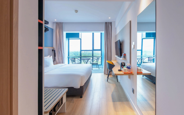 Holiday Inn Express Shanghai Pudong Airport