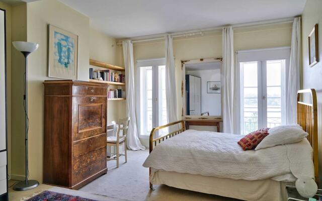 Splendid 160m2 Apartment With Terrace