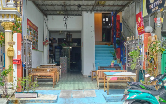 OYO 985 The Twins Hostel