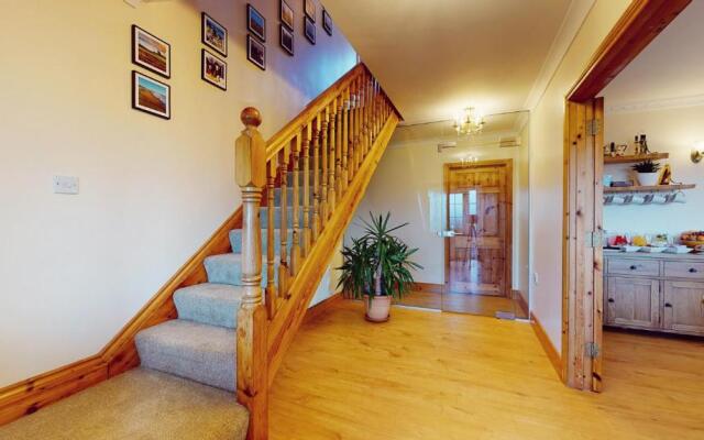 Ross Beach Family Farmhouse B&B