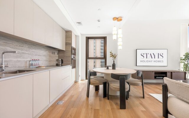 Stayis- Luxurious 2 BR near Burj Khalifa