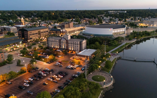 Wyndham Moline on John Deere Commons