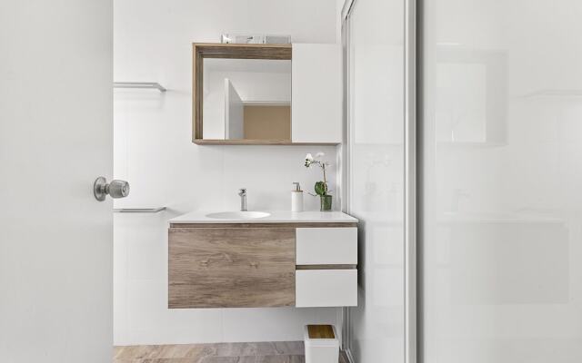 Shoreline, Unit 15,1 Intrepid Close