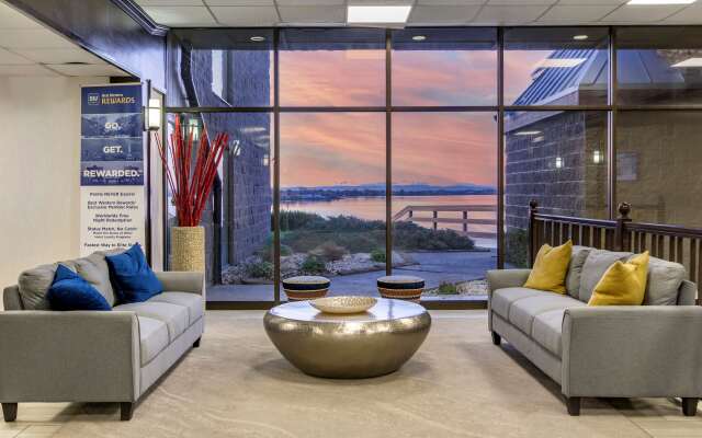 Best Western Plus Lake Front Hotel