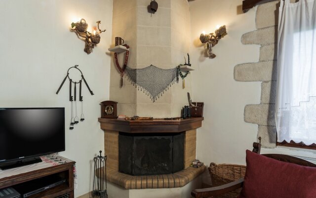 Villa Aloni-traditional Stone Villa With Nice View,pool and Garden