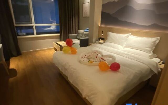 GreenTree Eastern Hotel (Hua County Wuzhou New Era Plaza)