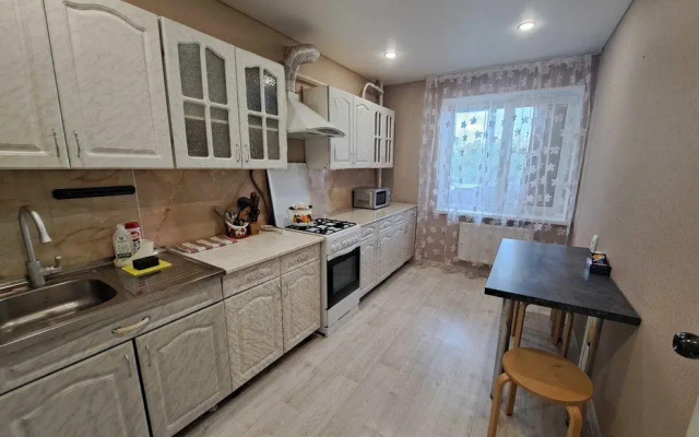 Apartments on 111B Neftyanikov Avenue