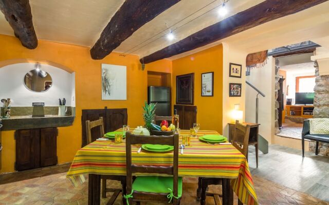 Traditional Holiday Home with Swimming Pool in Fayence