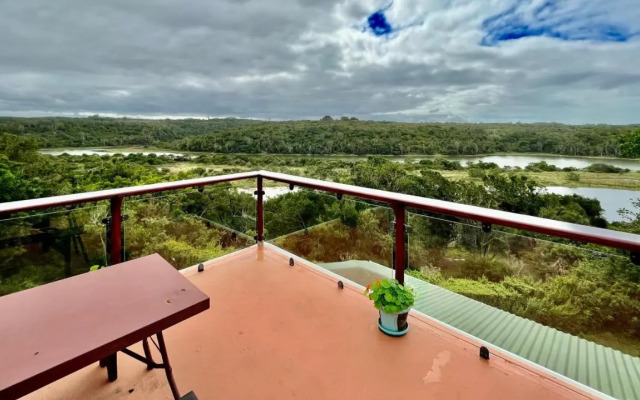 Open Plan Lagoon View Chalet