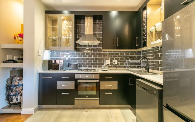 Bali and Eva Midlands