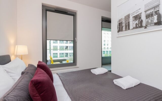 Plac Unii Apartment Gdynia by Renters