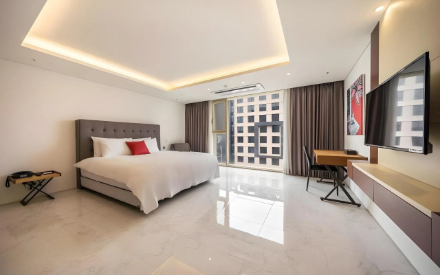 SweetMay Jeju Hotel