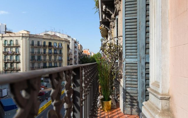 Lovely and Convenient Sagrada Familia Apartment