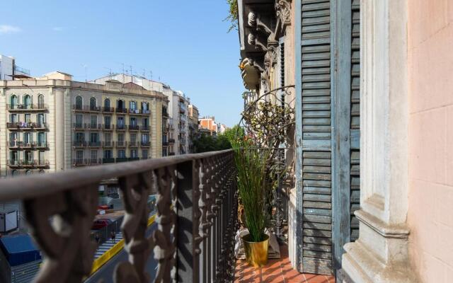 Lovely and Convenient Sagrada Familia Apartment