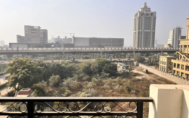 Flamingo Hotel Sector 67