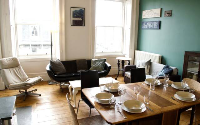 Central 3 Bedroom Flat