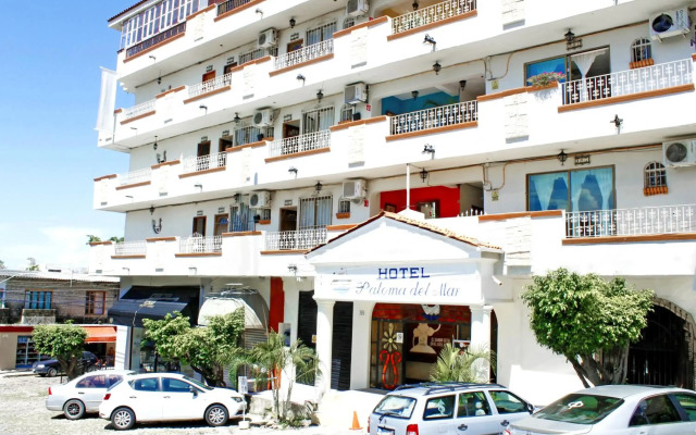 Paloma Del Mar