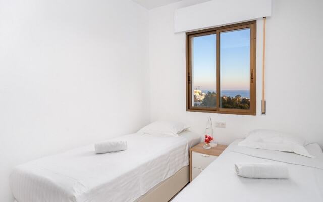 Townhouse with sea view in Torrequebrada