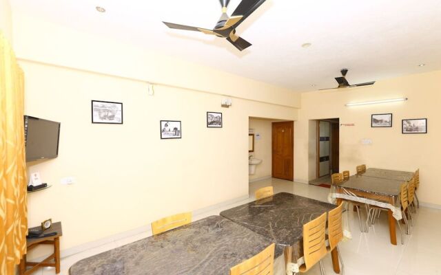 Oyo 2612 Hotel Fiesta House