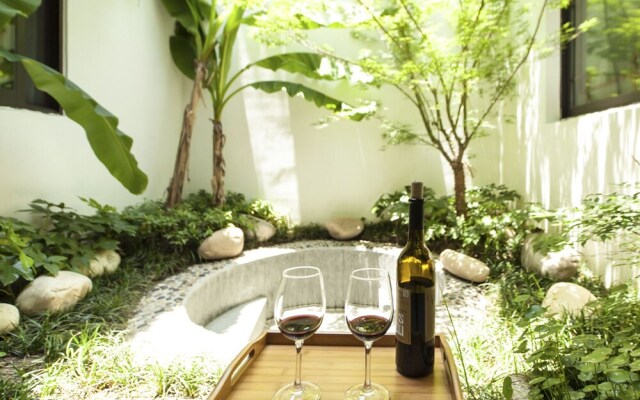 Wuzhen Ziye Musu Inn