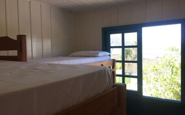 Tropicalia Hostel