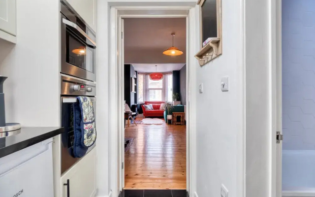 Stylish 2BD with Private Garden & Sauna