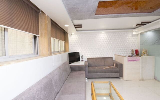 OYO 23631 Mukesh Residency