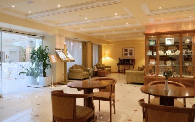 Athens Atrium Hotel and Suites