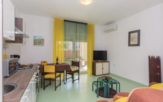 Two Bedroom Apartment Valdebecco for 5 persons