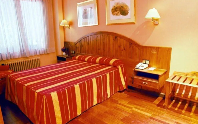 Apartamentos Pessets Adelaida