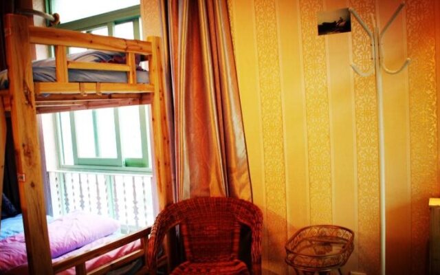 Anzhi · Tinglan Fashion Homestay Youth Hostel (Kunming Old Street)