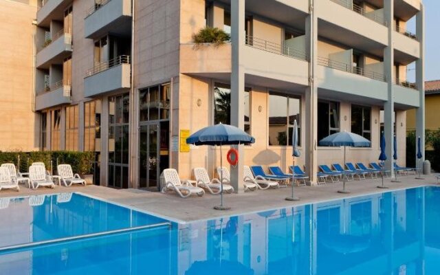 Idania Hotel