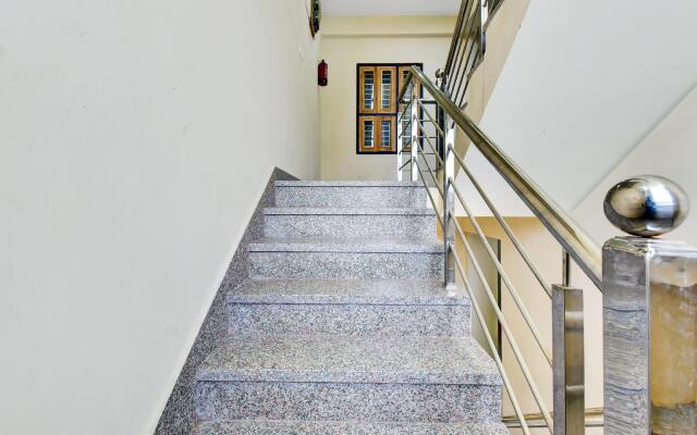OYO 82184 Hotel Arn Plaza