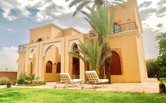 Villa With 4 Bedrooms in Marrakech, With Wonderful Mountain View, Private Pool, Enclosed Garden