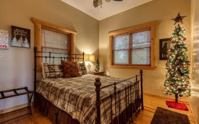 Luvin Logs Lodge by RedAwning