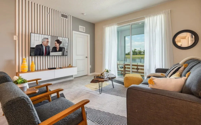 Modern Luxe Condo - Stunning Design