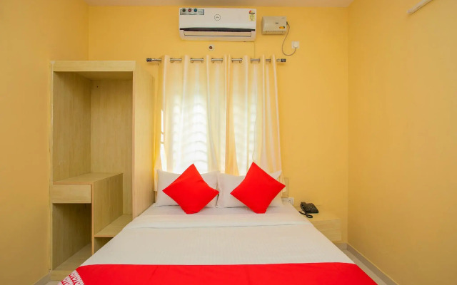 OYO 10522 Varcity Emerald