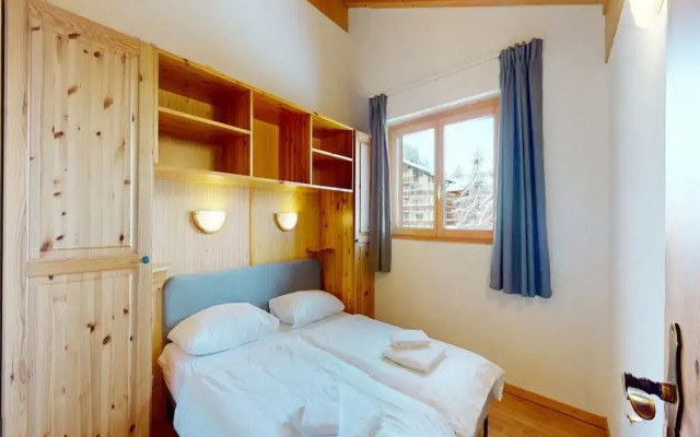 Spacious Apartment With Balcony