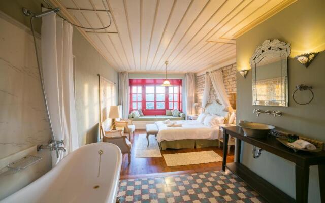 Village Primoula Suites & Spa