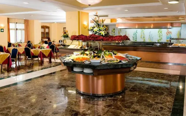 Perla Marina Hotel & Apartamentos