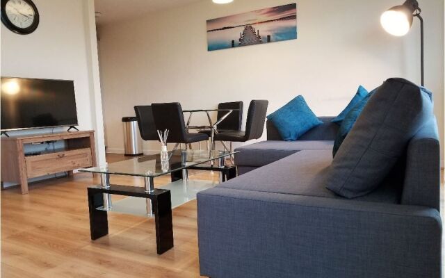 47 Chelsea House - Q-zotica City Centre Apartments: Parking, City view & Smart gadgets