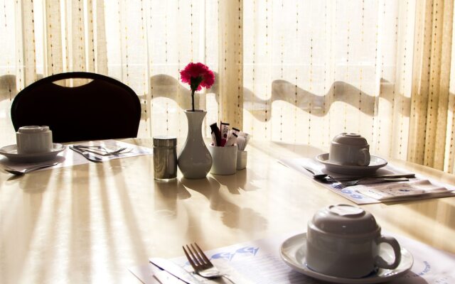 Ginot Yam Hotel